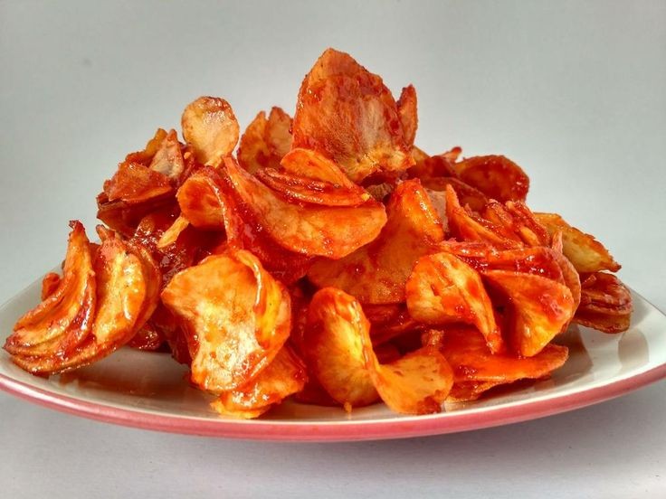Membuat Keripik Goreng Balado Lezatnya Pedas dan Gurih dalam Satu Gigitan
