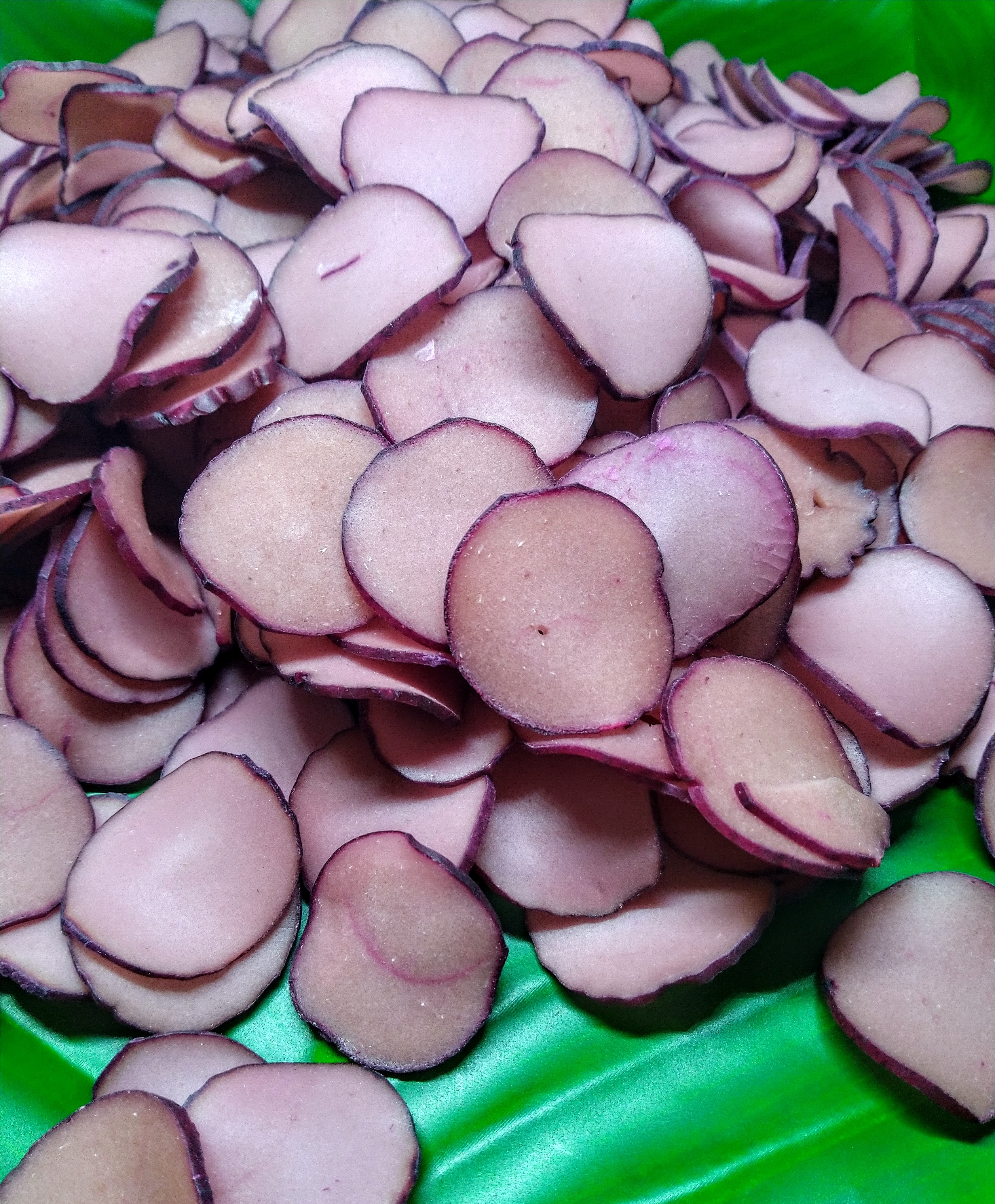 Kerupuk Anggur / Grape Crackers