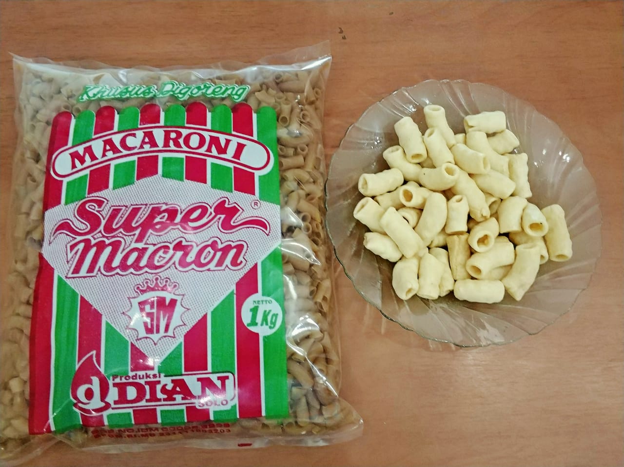 Makaroni Super Macron Hijau